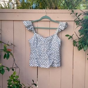 Polka dotted crop top w/ ruffle sleeve